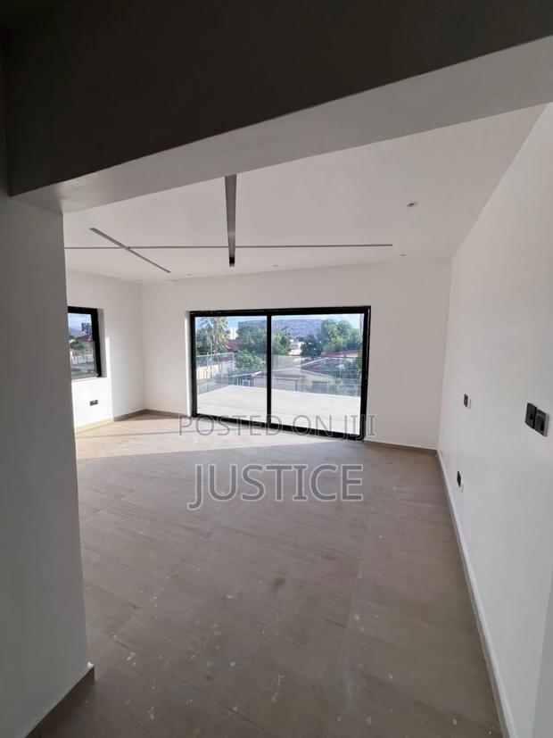 6bdrm Duplex in Abc Achimota for sale · Photo 6