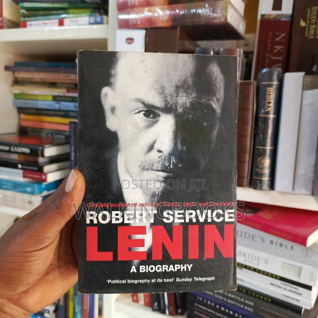 Lenin: A Biography · Photo 1