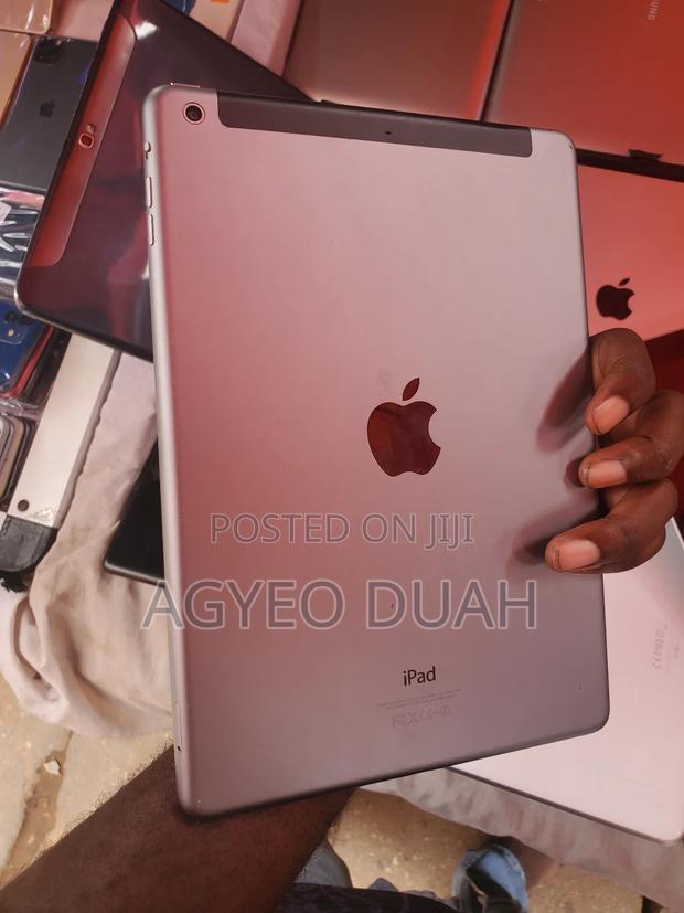 Apple iPad Air 16 GB Silver · Photo 2