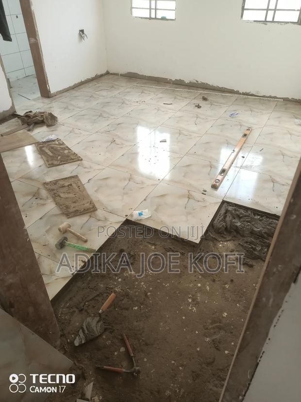 Phone in Joefel Tilling Decor · Photo 1