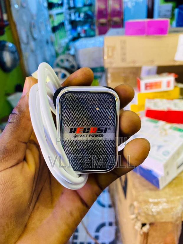 Recresi Fast Charger (CH-09F) · Photo 3