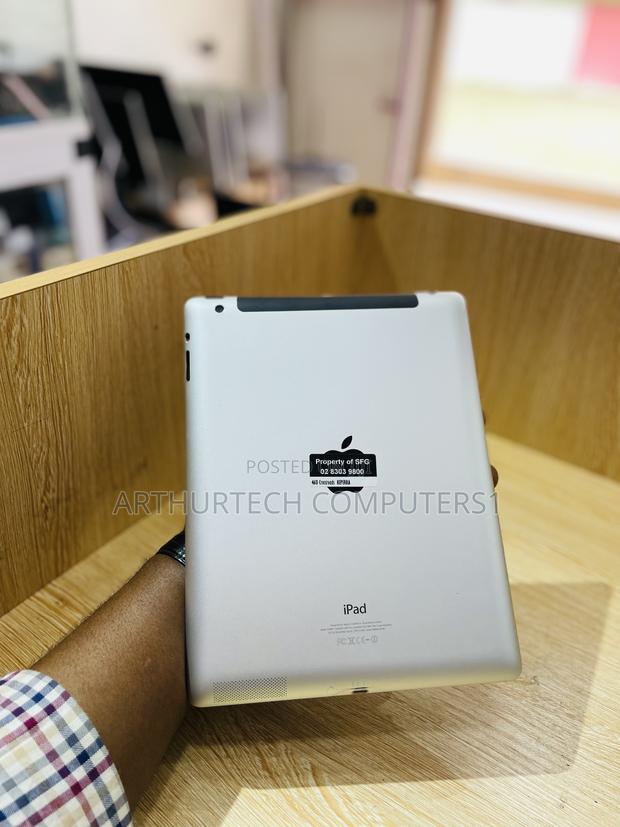 Apple iPad 4 Wi-Fi + Cellular 16 GB · Photo 4