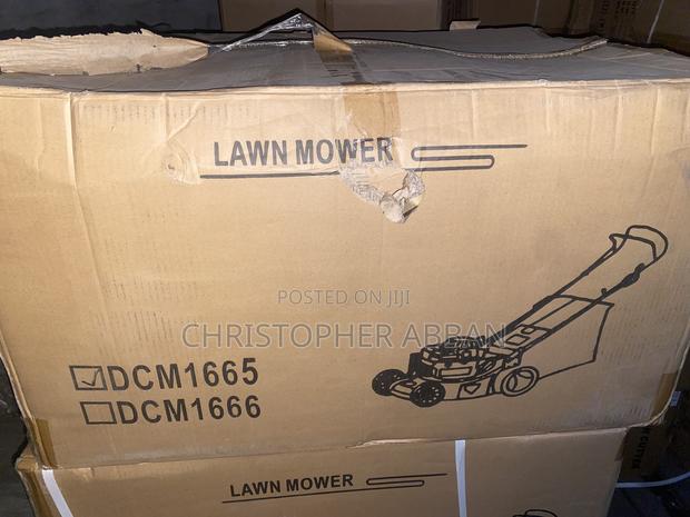 135cc 4 Stroke Lawn Mower · Photo 3