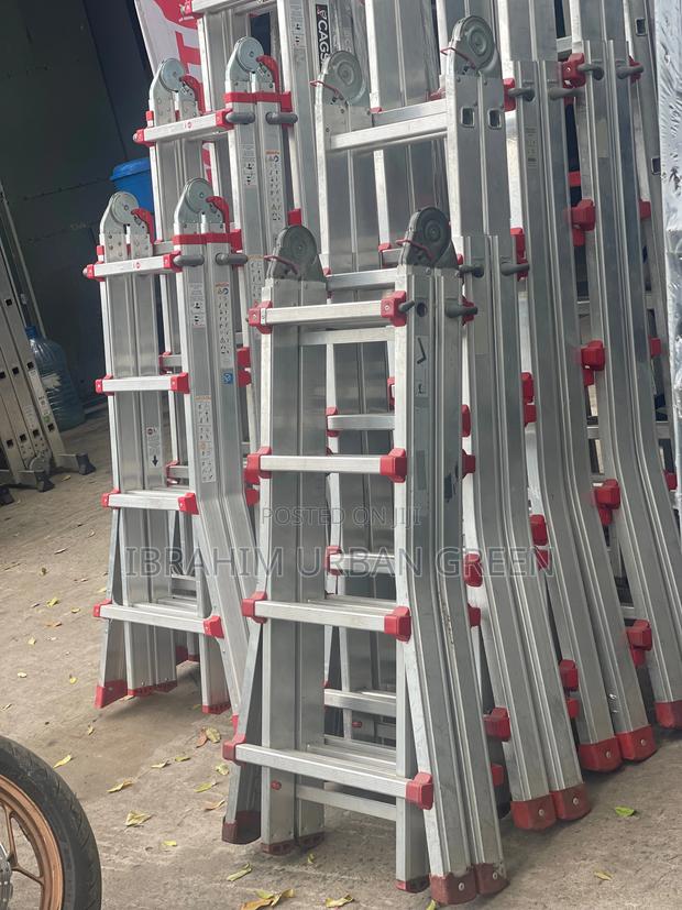 Collapsible Step Ladder 4 Steps · Photo 1
