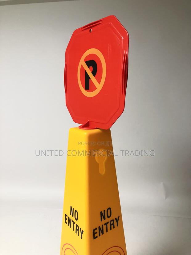 Traffic Con And Warning Signal · Photo 3