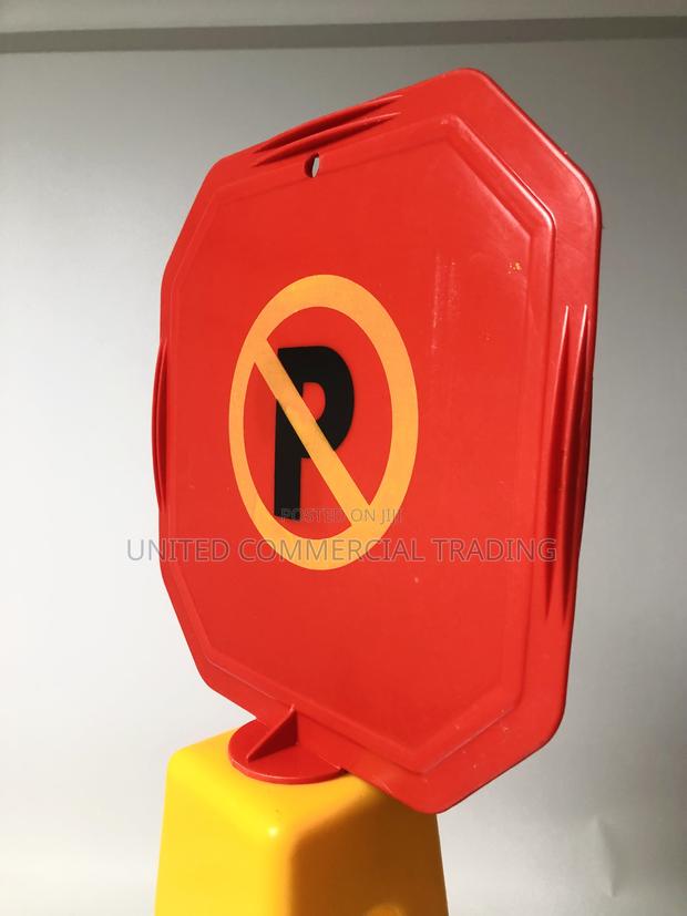 Traffic Con And Warning Signal · Photo 2