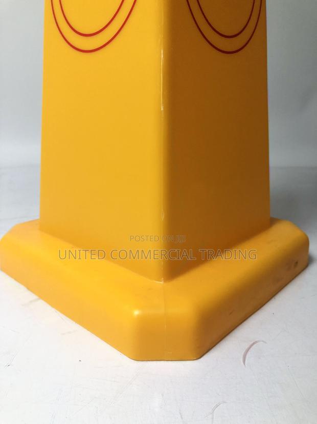 Traffic Con And Warning Signal · Photo 5