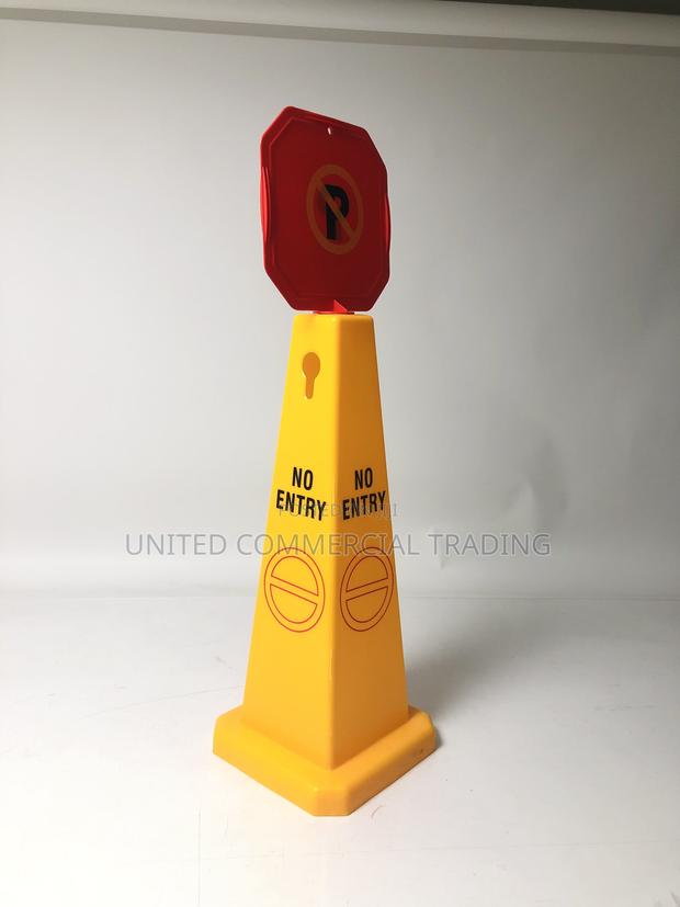 Traffic Con And Warning Signal · Photo 6