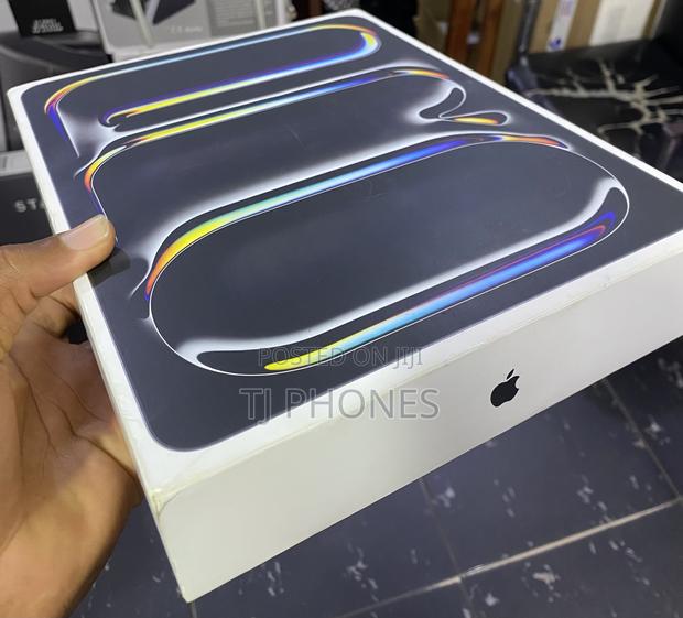 New Apple iPad Pro 13 (2024) 256 GB Gray · Photo 2