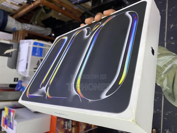 New Apple iPad Pro 13 (2024) 256 GB Gray · Photo 3