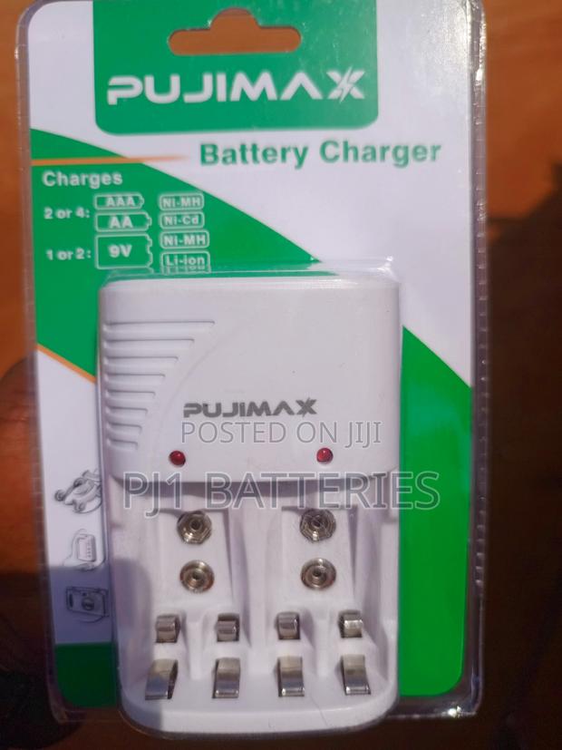 Battery Charger · Photo 1