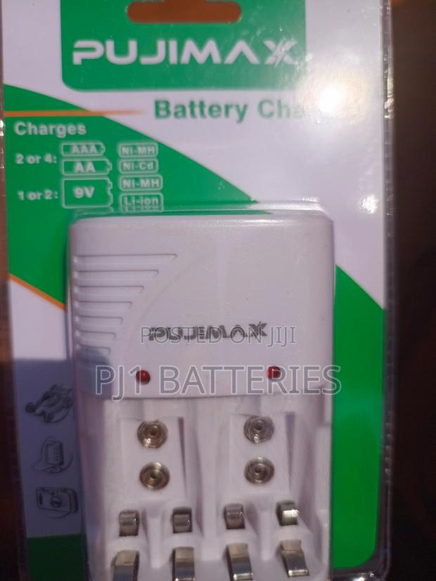Battery Charger · Photo 2