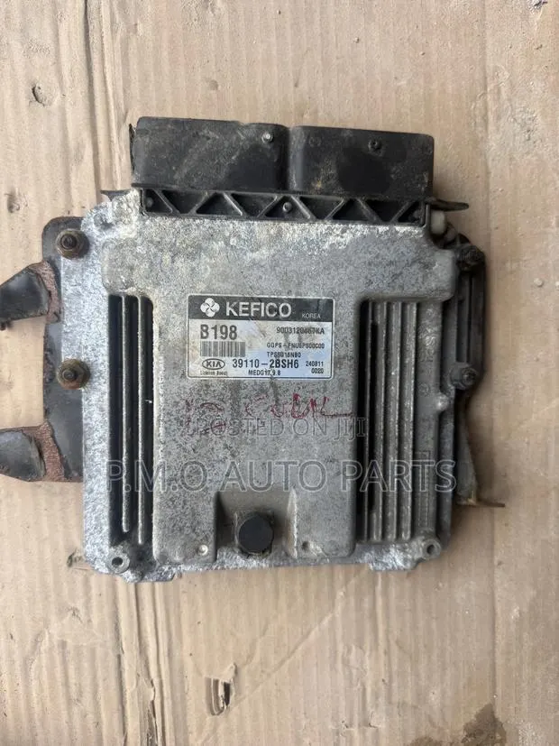 2012-2015 Kia Soul 1.6l Engine Control Module · Photo 1