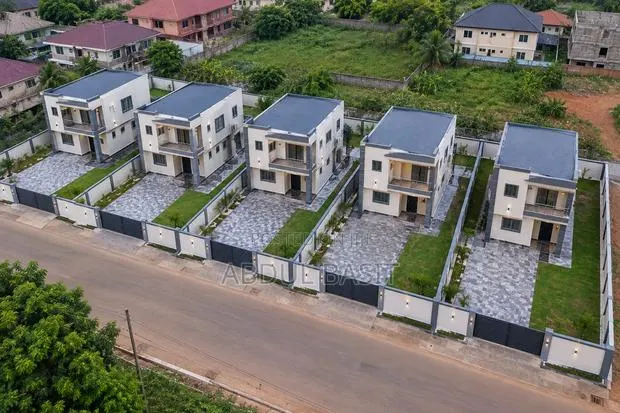 4bdrm House in Tema Metropolitan for Sale · Photo 1