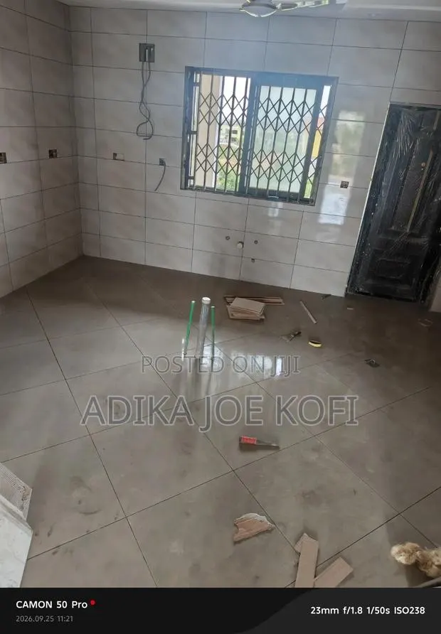 Work With Professional Tilling Installations · Photo 3