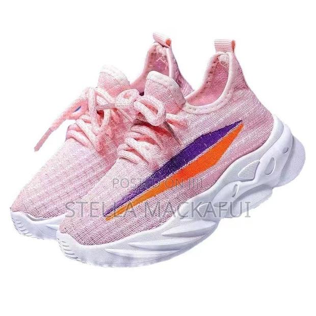 Unisex Sneakers Size 33 Only for Kids · Photo 3