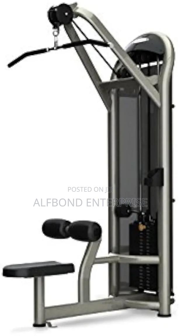 Commercial Lat Pull Down Machine · Photo 2