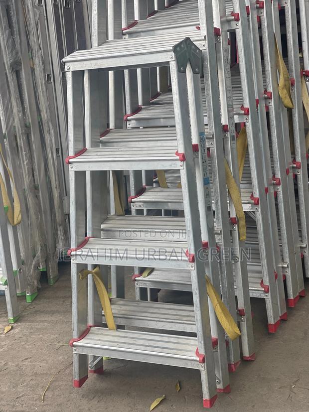 4 Steps Aluminum Ladder · Photo 1