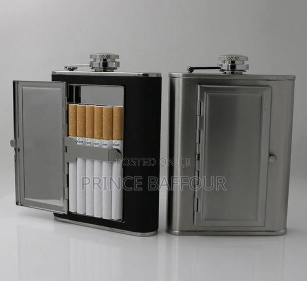 Hip Flask Bottle · Photo 2