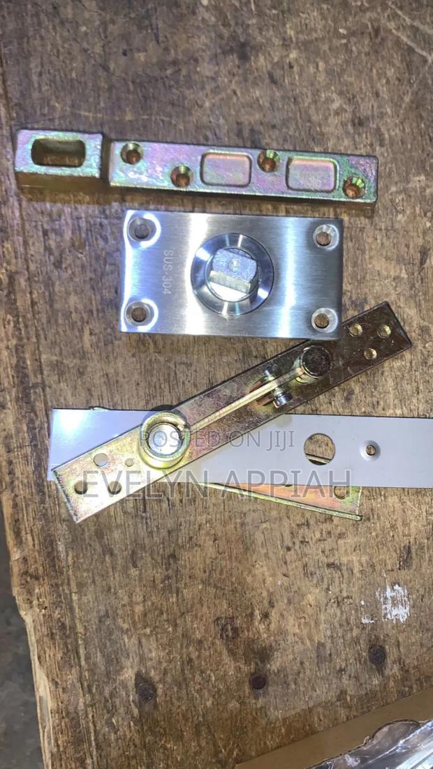 Heavy Duty Pivot Hinges · Photo 2