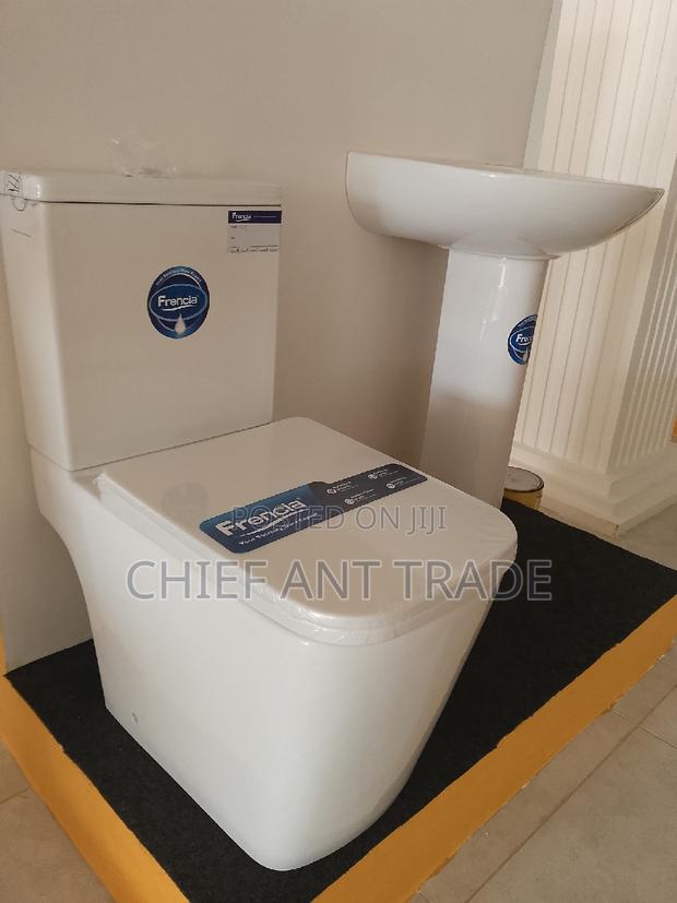 Toilet Seat- 1 Piece / Combined. 501/306 · Photo 2