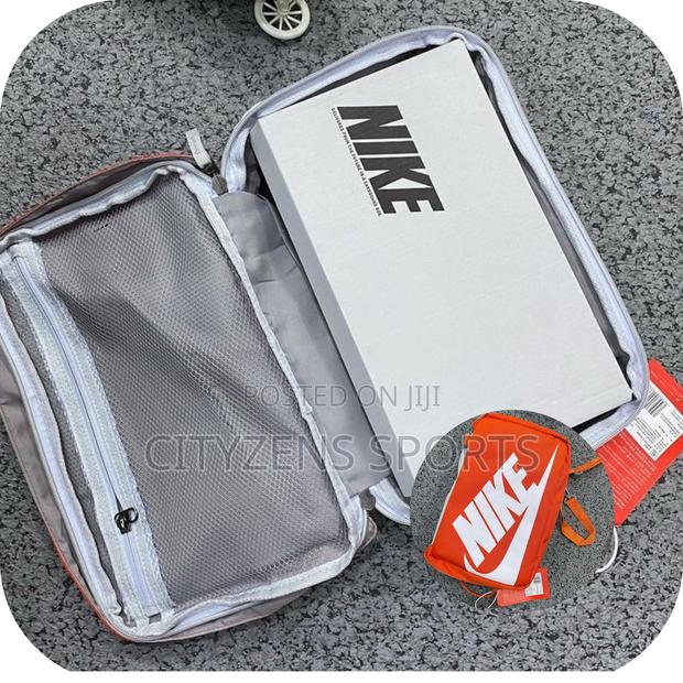 Nike Sports Bag · Photo 3