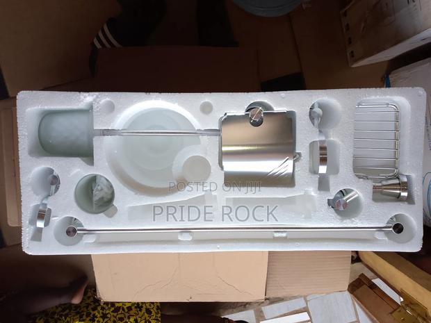 Bathroom Accessories Aluminum, Seven Pieces · Photo 1