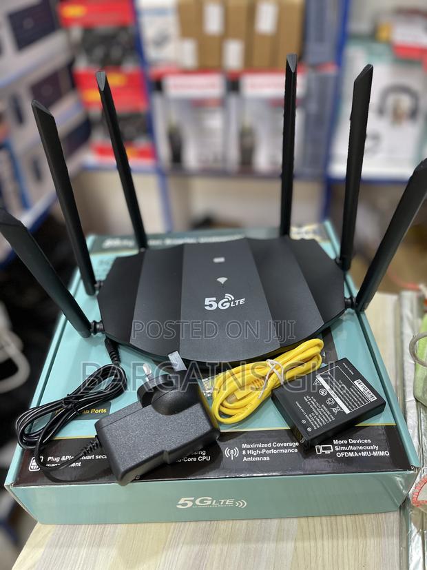 Wifi 6 5g Universal Router With Rechargeable Standby Battery · Photo 1