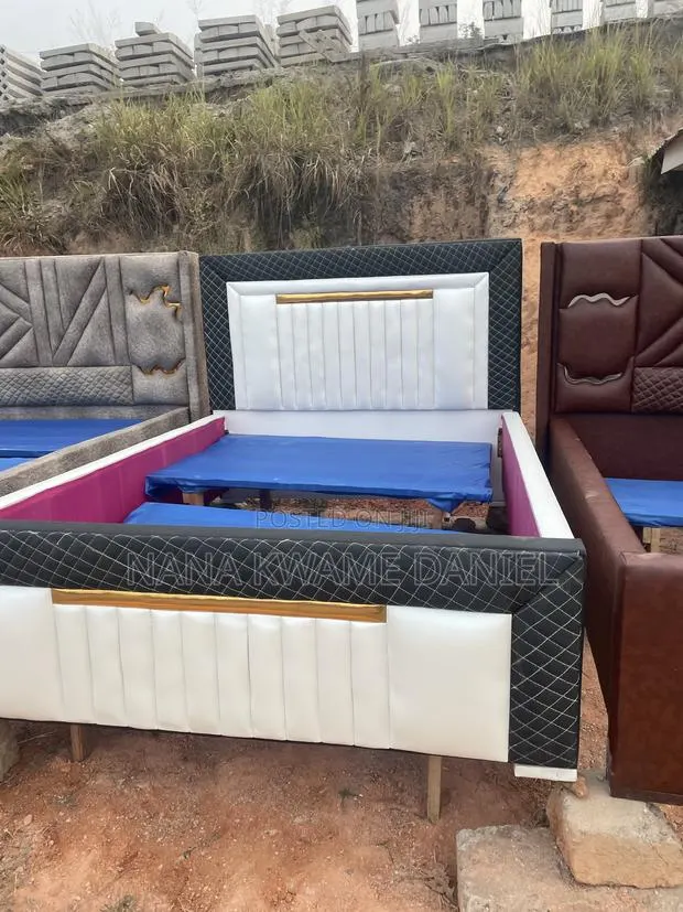 Double Bed Frame · Photo 1