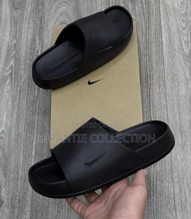 Nike Calm Slides · Photo 4