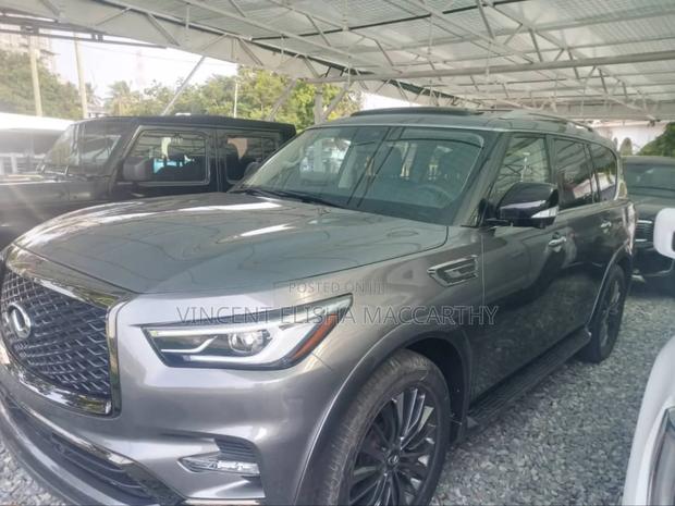 Infiniti QX80 Luxe 2021 Gray · Photo 3