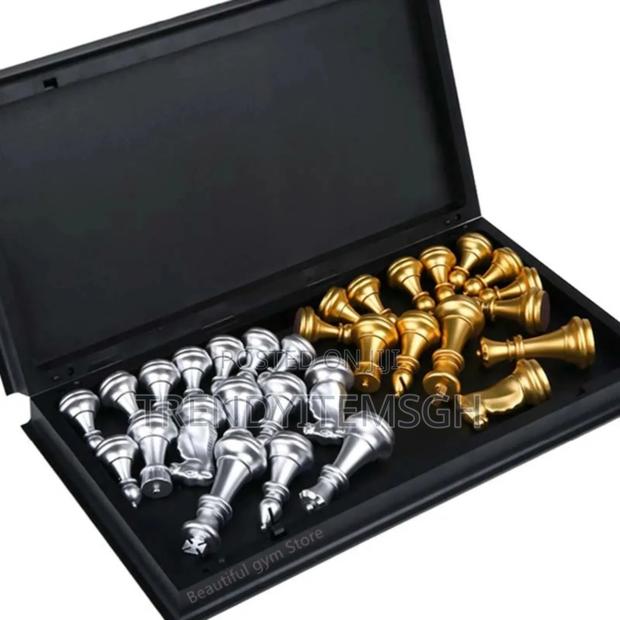 Chess Foldable Magnetic Board Game · Photo 5