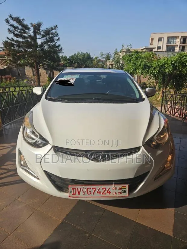 Hyundai Elantra 2016 White · Photo 1