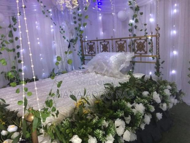 Funeral Undertaker or Body Decorations Works .Bed for Deco · Photo 1