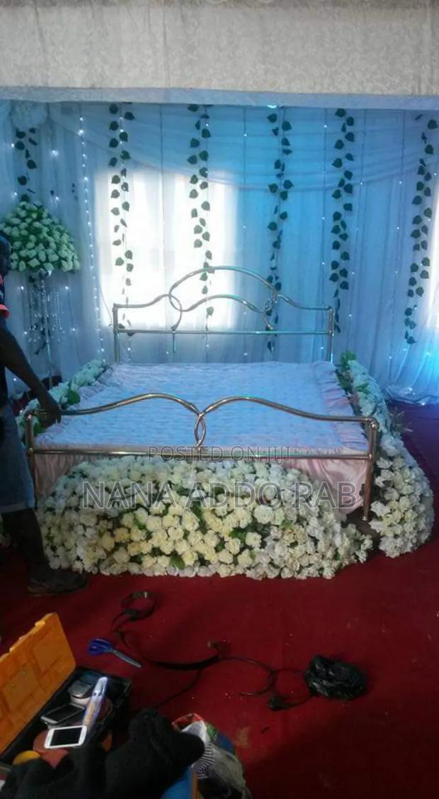 Funeral Undertaker or Body Decorations Works .Bed for Deco · Photo 2