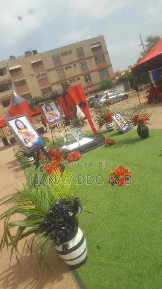 Funeral Undertaker or Body Decorations Works .Bed for Deco · Photo 6