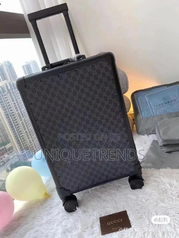 Designer Suit Cases · Photo 2