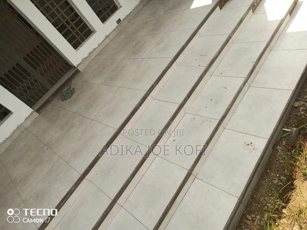 Tilling Spacial Joefel Construction Decor · Photo 3