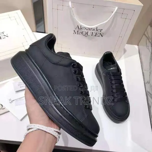 Alexander McQueen Leather Black · Photo 1
