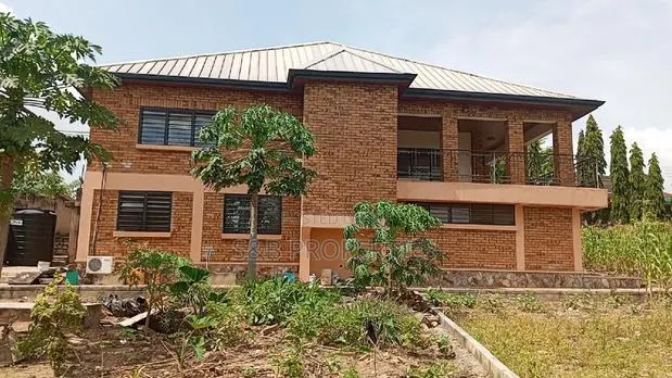 7bdrm Mansion in Ashongman, Ashomang Estate for Sale · Photo 1