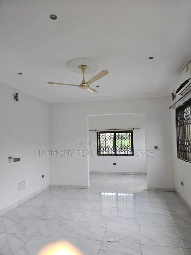 4bdrm House in Dzorwulu for rent · Photo 2