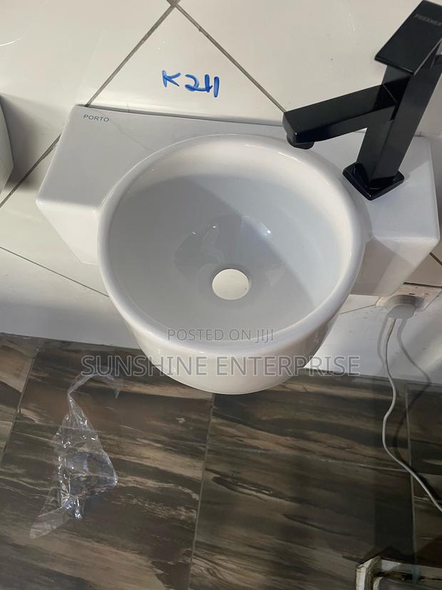 New Design Floating Wash Hand Basin · Photo 1