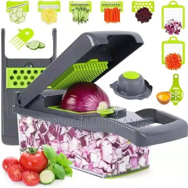 Study and Multifunctional 12 in 1 Vegetable Chopper / Slicer · Photo 1