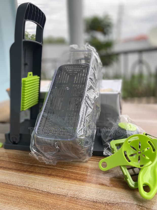 Study and Multifunctional 12 in 1 Vegetable Chopper / Slicer · Photo 4