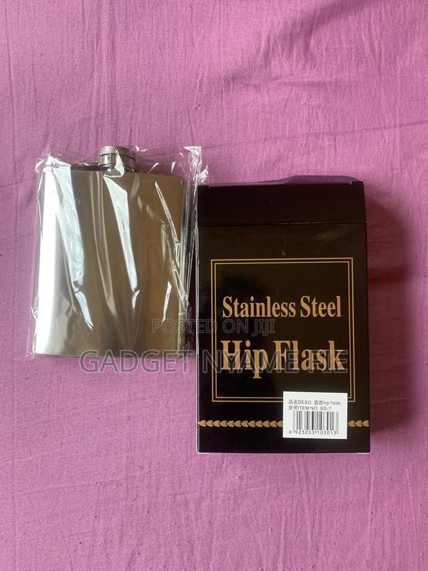 Portable Stainless Steel Hip Flask · Photo 1