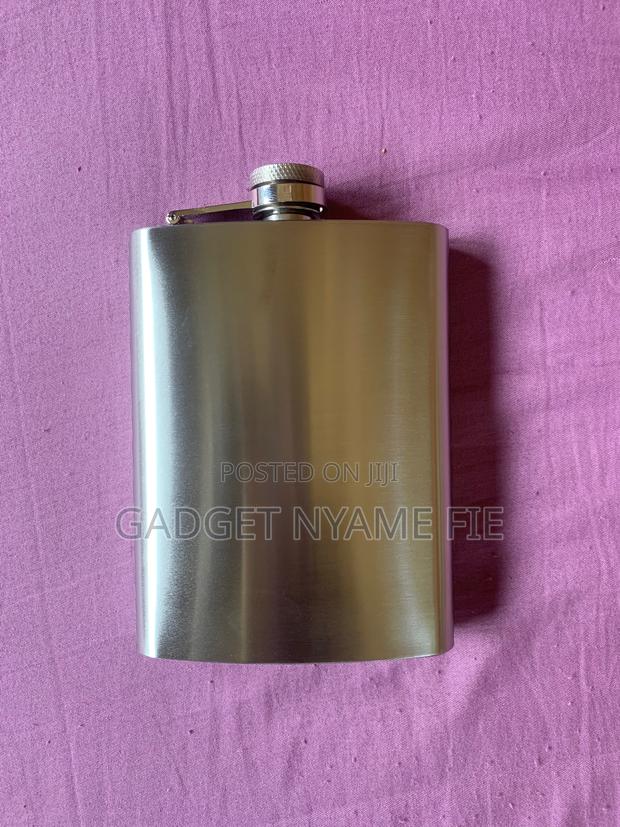 Portable Stainless Steel Hip Flask · Photo 2