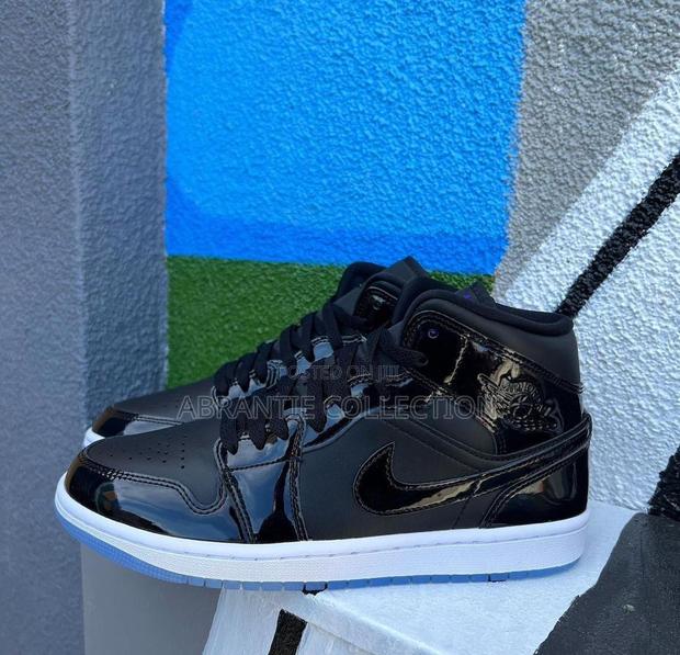 Air Jordan 1 Mid SE Space Jam · Photo 2