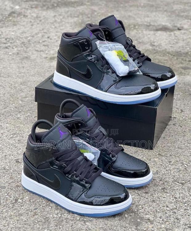 Air Jordan 1 Mid SE Space Jam · Photo 1