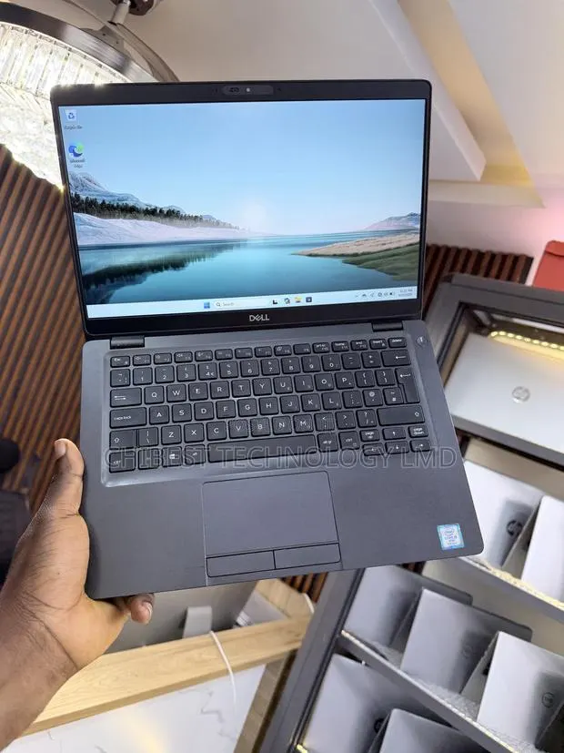 Laptop Dell Latitude 5300 8GB Intel Core i5 SSD 256GB · Photo 1