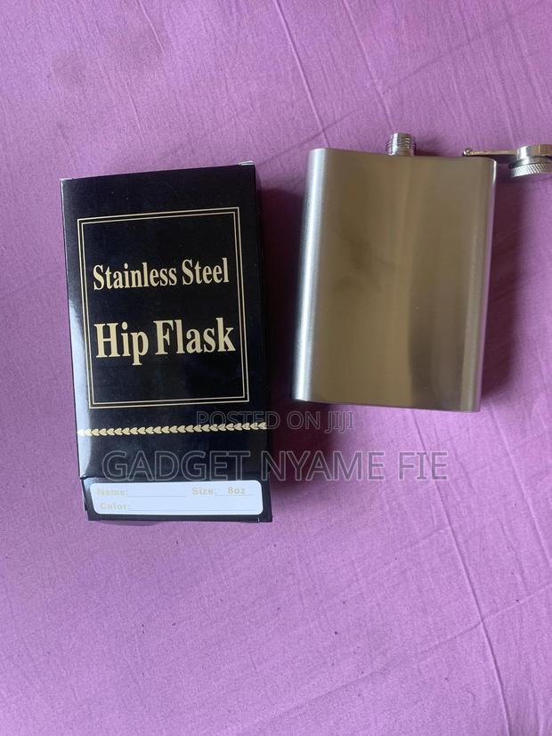Stainless Steel Hip Flask 8oz · Photo 1